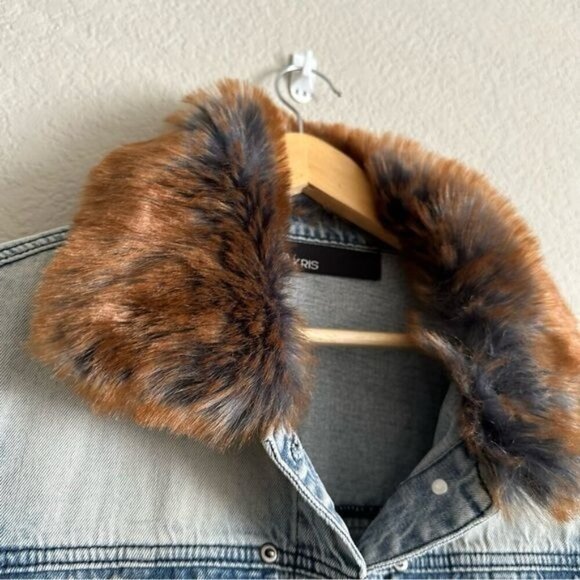 Ava + Kris Jane Denim Fur Collar Oversized Jacket Size Medium - Picture 5 of 14
